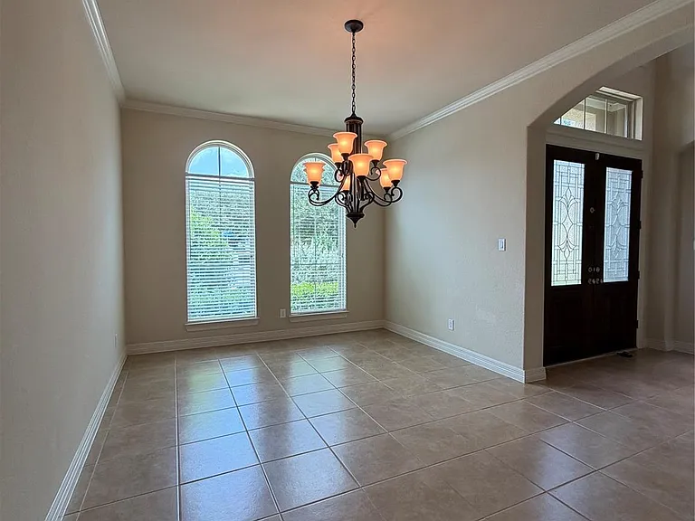 5423 Lachlan Springs Ln — Photo 4