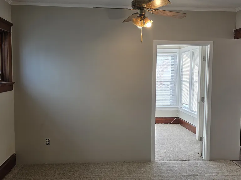 1225 W Osborne St — Photo 23