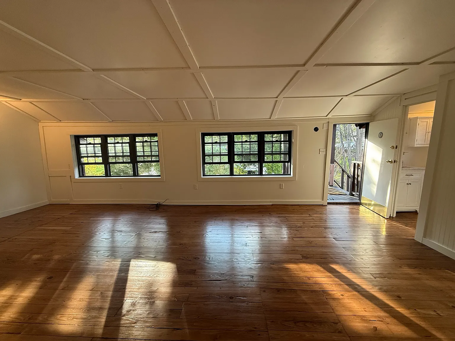 3 bed, 850 sqft, $2,800 — Photo 1