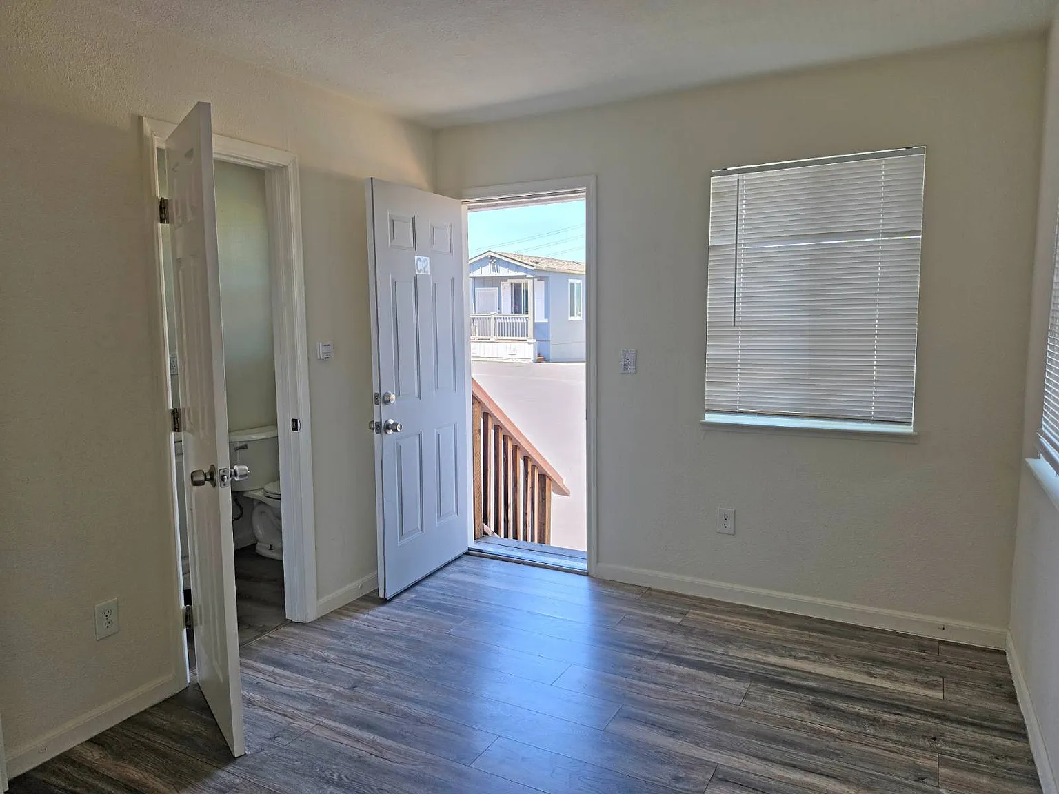 Studio, 1.0 bath, 300 sqft, $1,330 — Photo 3
