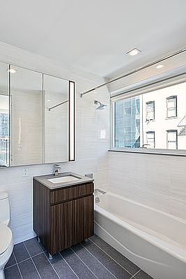 4th image of 507 W 28th St APT 6L