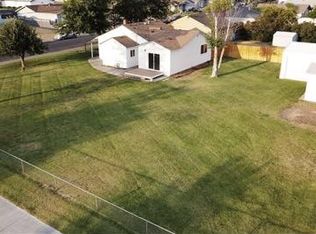 906 E Ridgeway Ave, Hermiston, OR 97838