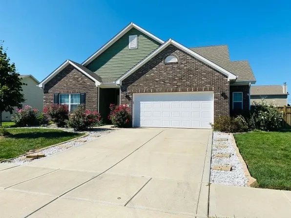 2306 Spring Dipper Dr, Greenfield, IN 46140