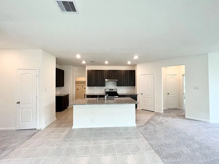 2834 Palamas Ln — Photo 10