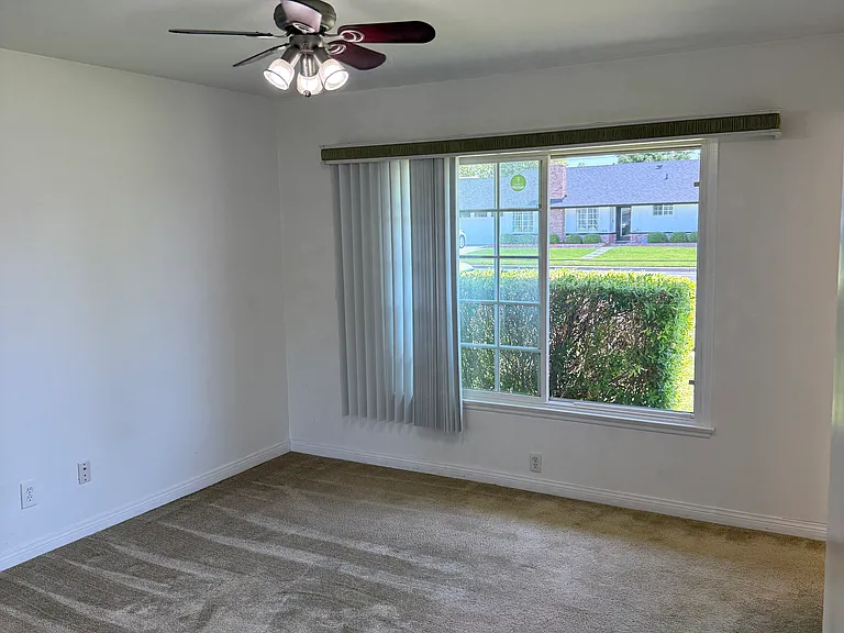 891 Rosewood Ave — Photo 40