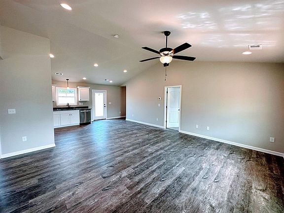 4th image of 169 Worthmore Dr