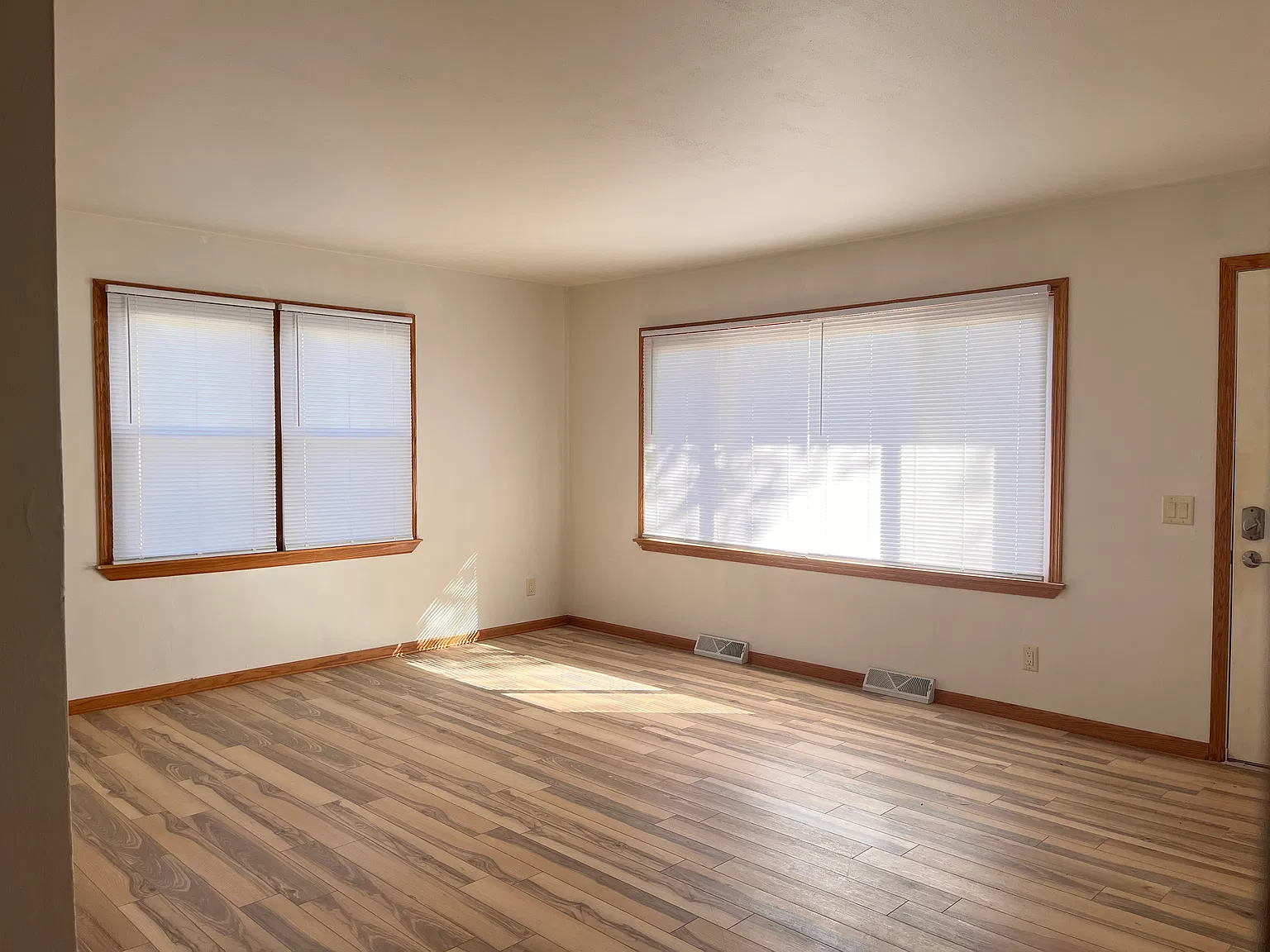 3 bed, 1006 sqft, $2,500 — Photo 3