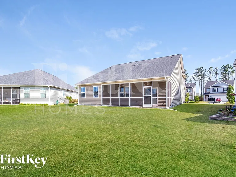 647 Redbud Ln — Photo 15