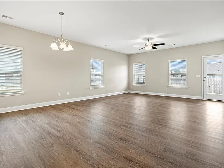 1466 Summergate Dr — Photo 12