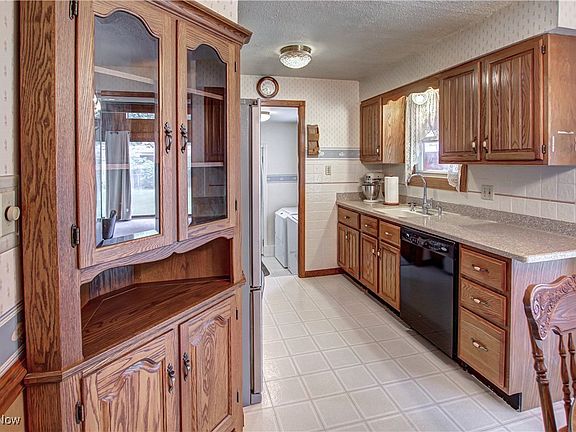 4th image of 1289 Jakse Dr