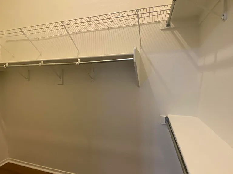 1704 E Pontiac Dr — Photo 13