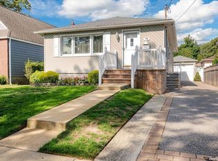 79 Linden St, Massapequa, NY 11758