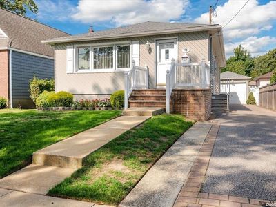 79 Linden Street, Massapequa, NY, 11758