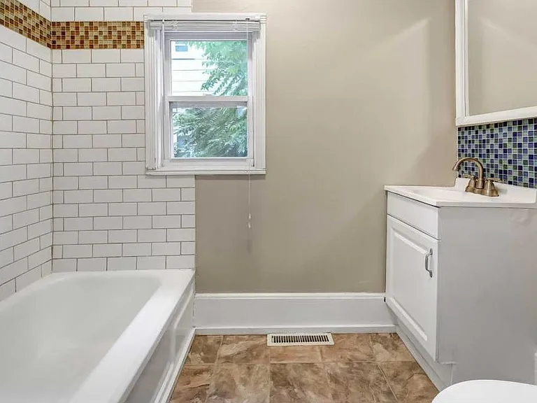 1931 Fillmore St NE #1 — Photo 6