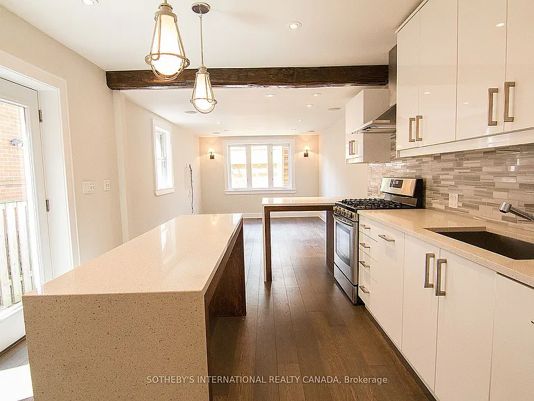 900 Manning Ave #MAIN — Photo 5