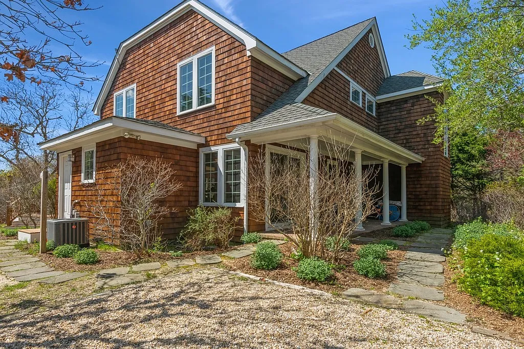 Amagansett Beach House Six Bedrooms. — Photo 1