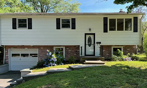 15 Cambridge Dr Photo 1