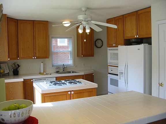 Beautifully updated kitchen