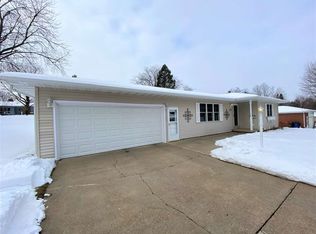 2130 Easley St, Waterloo, IA 50702