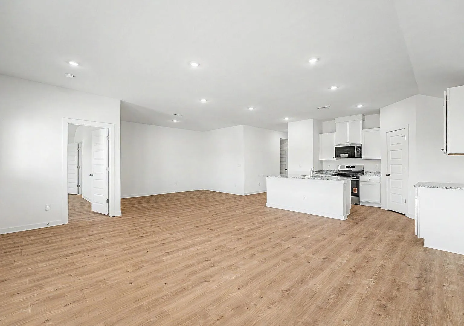 Brand New Home!! — Photo 3