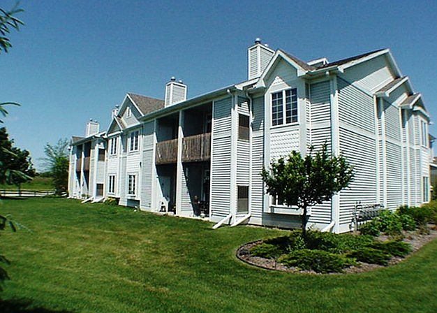 1st image of 752 Bridlewood Dr