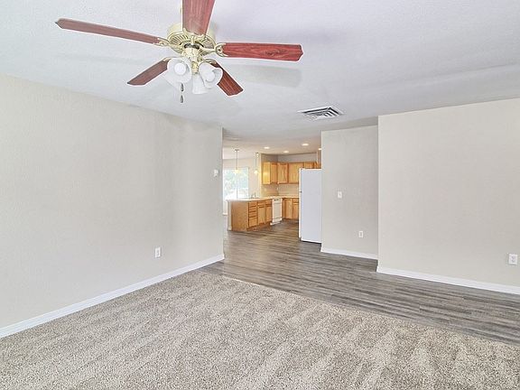 4th image of 406 Bear Dance Dr