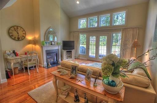4th image of 9 Carriage Ln