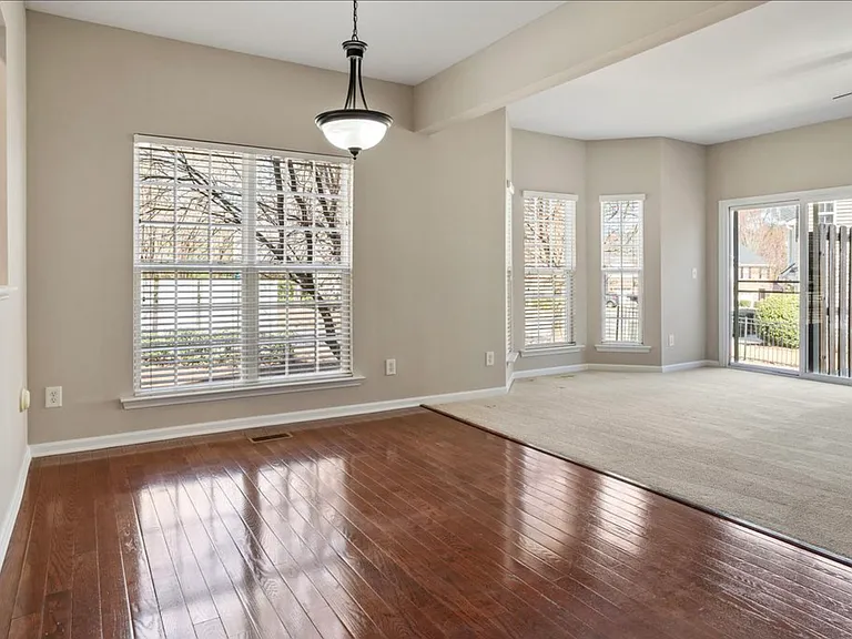 305 Anterbury Dr — Photo 10