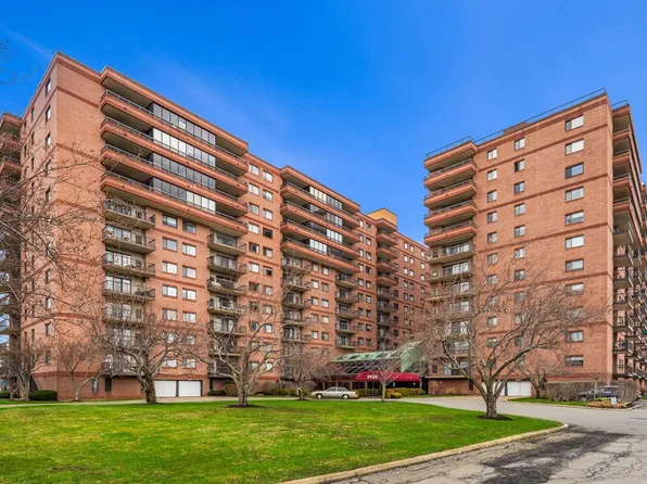 3920 Mystic Valley Pkwy APT 704, Medford, MA 02155