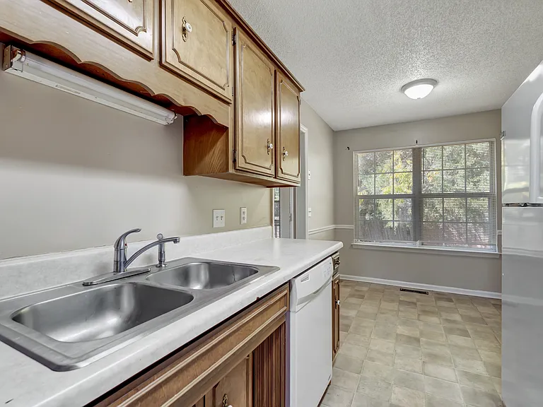 1113 Odom Ct — Photo 9