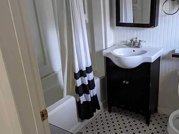 5th image of 5135 Rosslyn Ave