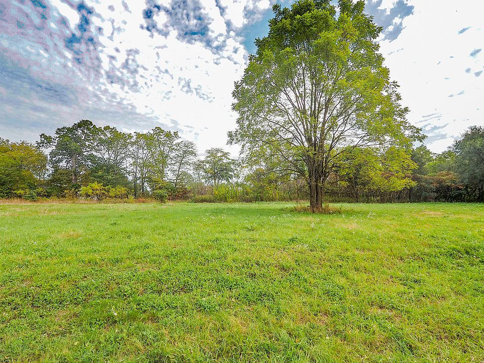 2nd image of Pond View Ln Lot 14