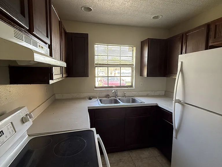 752 Lucaya Dr — Photo 12
