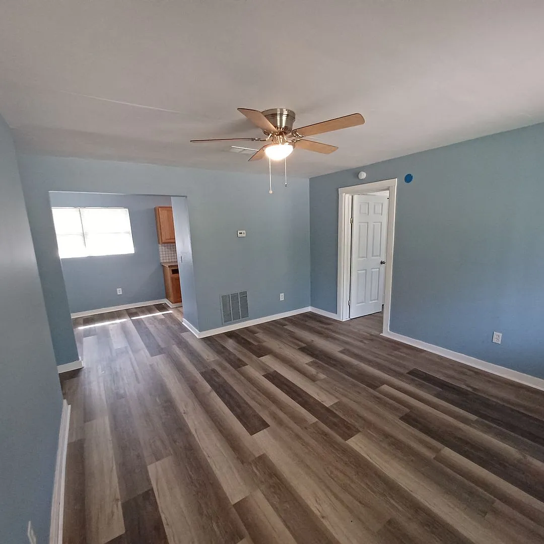 Secluded 4 BR 2 BA Mobile Home — Photo 2
