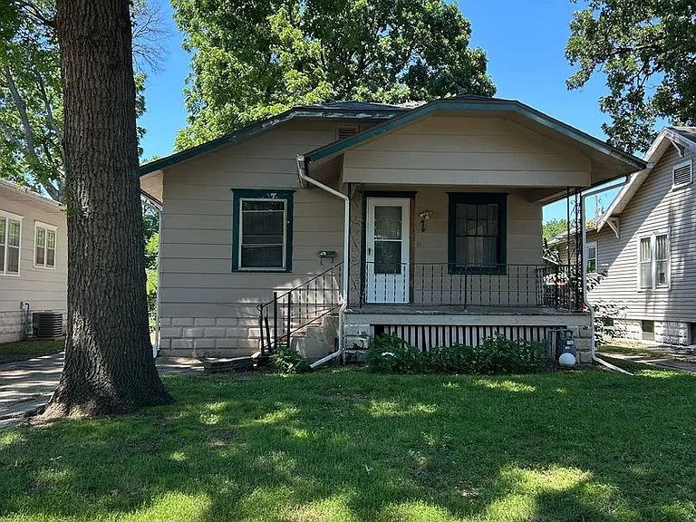 419 E Jackson St — Photo 1