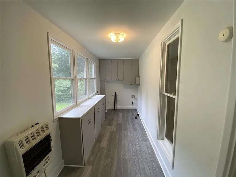 529 W Oak Ave — Photo 7