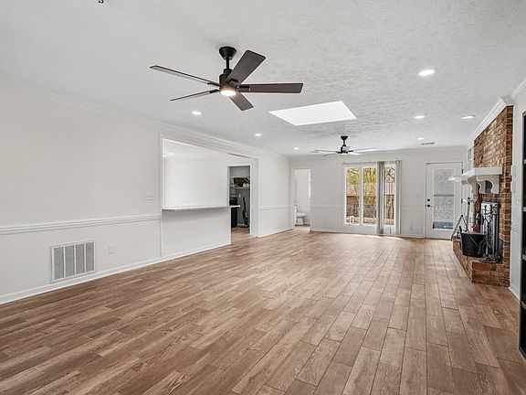 5th image of 4418 Hedingham Ln