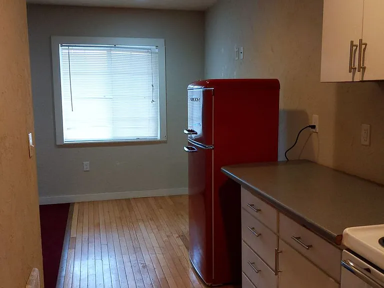 23475 Highway 99 E — Photo 5