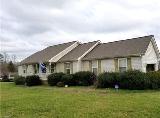 2188 Willow Springs Dr, Pleasant Garden, NC 27313