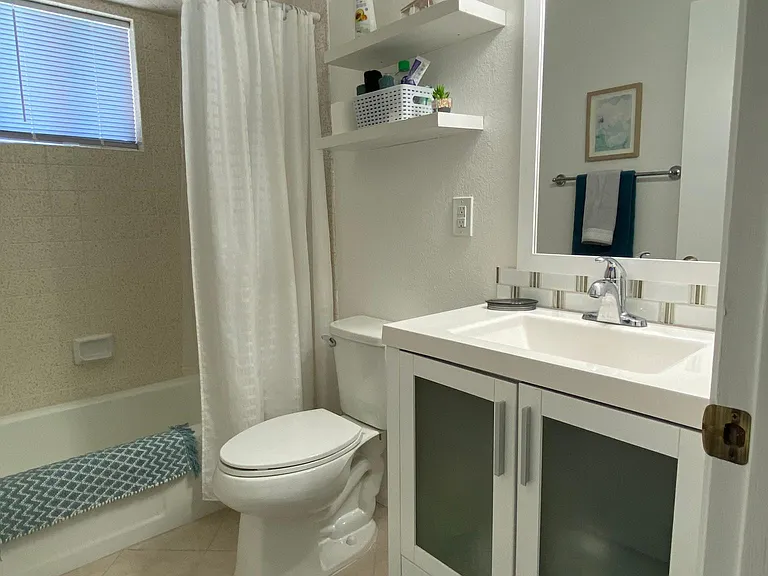 2834 Holiday Dr — Photo 29