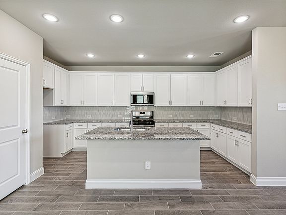 2nd image of 2703 Woodland Ct #Ixrz4s
