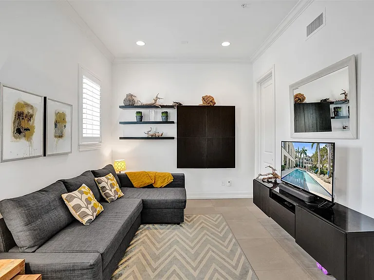 381 E Cannery Row Cir — Photo 31
