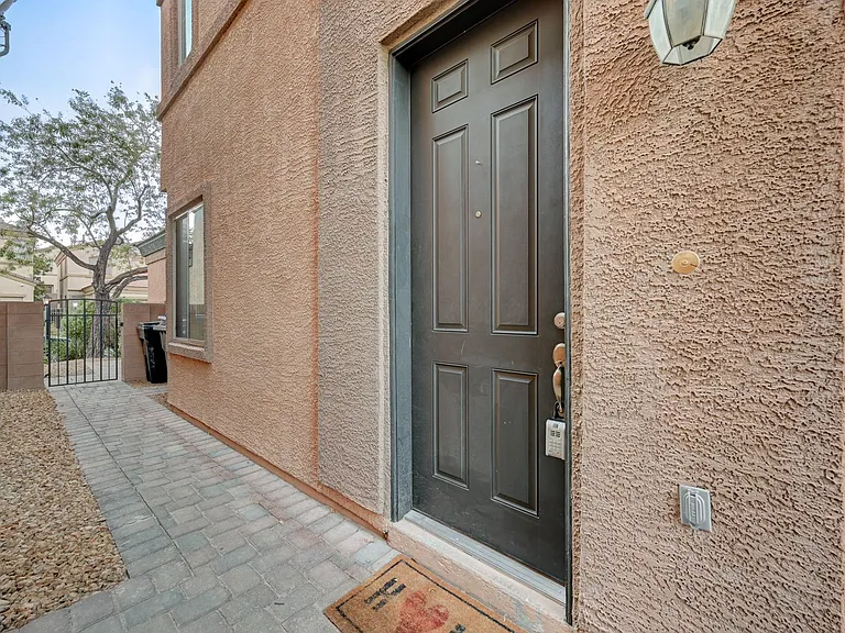 8224 Strawberry Spring St — Photo 3