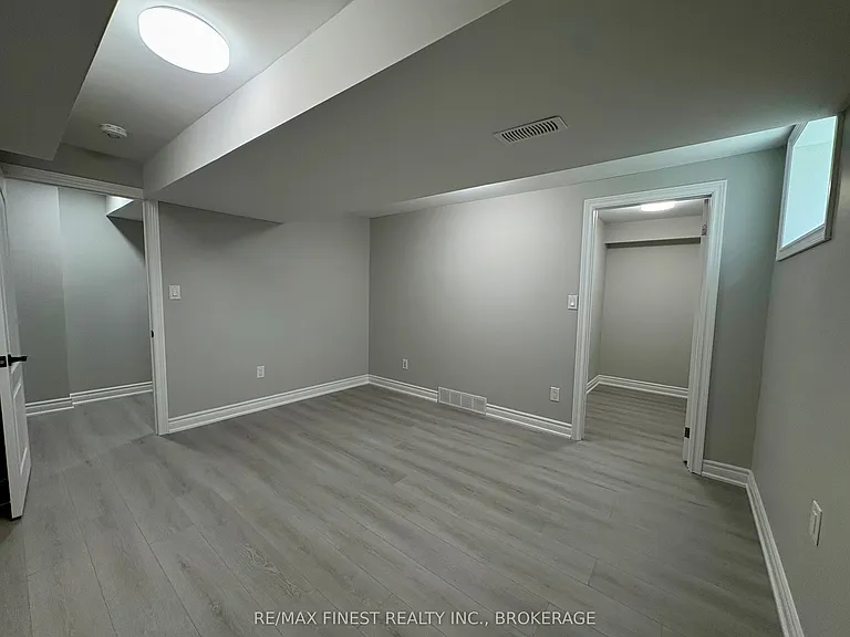 1621 Brookedayle Ave — Photo 3