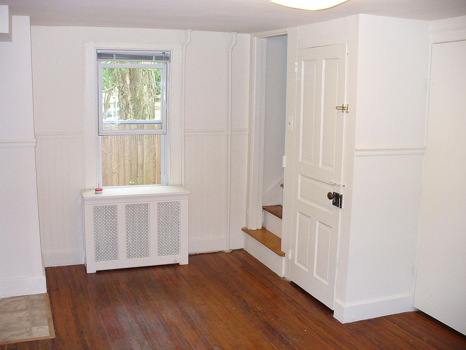2nd image of 1380 Upper Gulph Rd