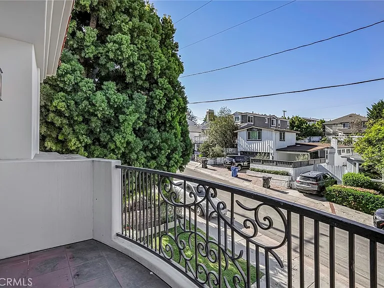 2200 Walnut Ave — Photo 17