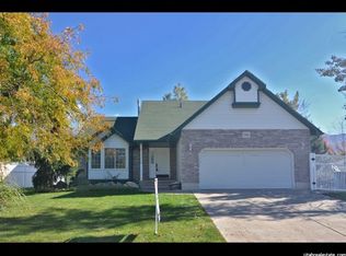 708 N Creekside Ln, Kaysville, UT 84037