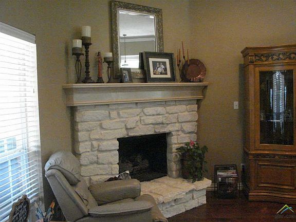 4th image of 206 N Lexington Dr