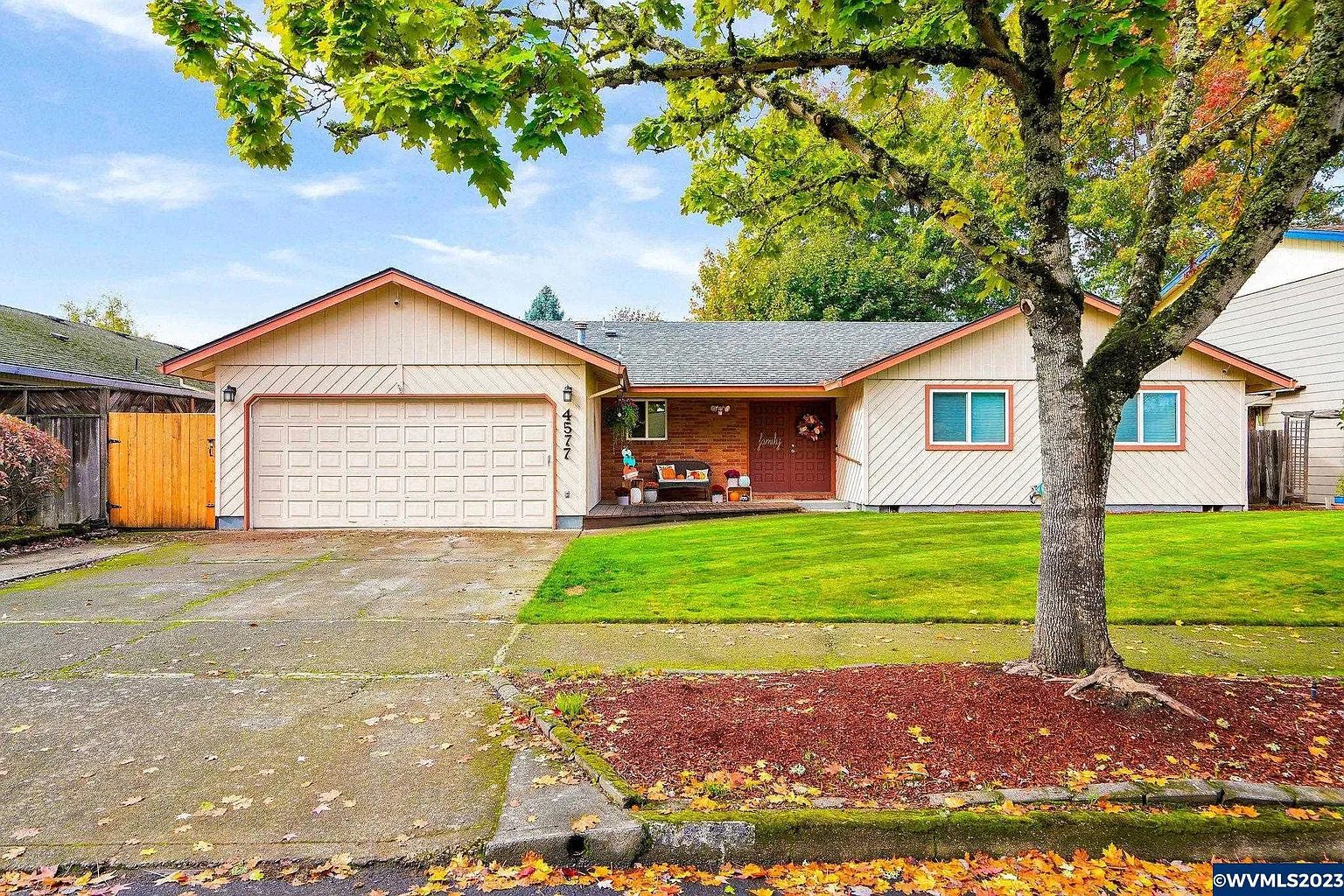 4577 Lisa St NE photo 1