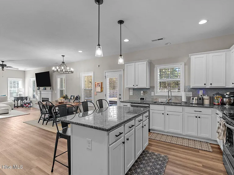 451 Gretchen Rd — Photo 14